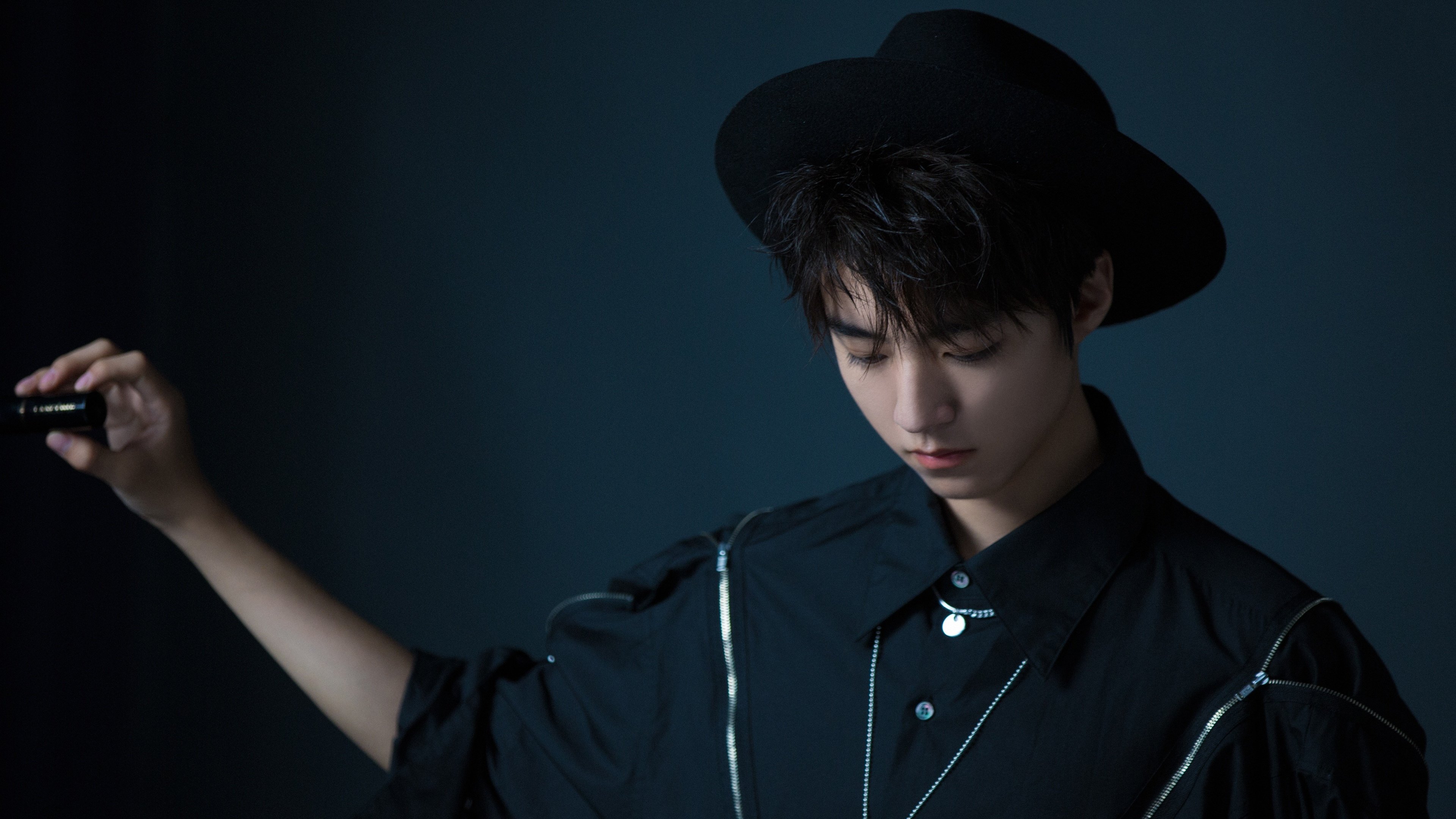 体育明星参与自然保护活动引发共鸣,体育明星是否有利于体育发展