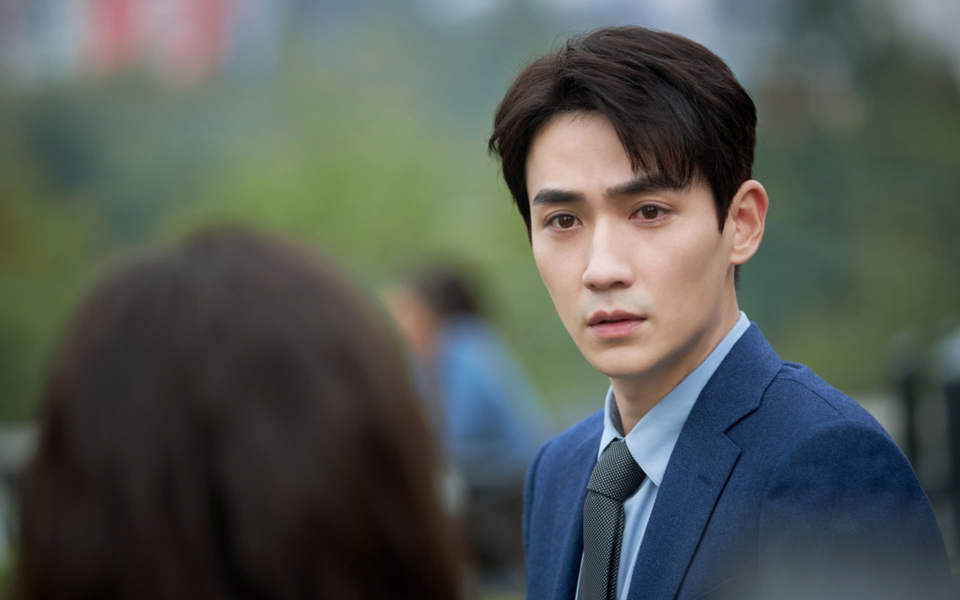 裁判引入AI辅助判罚试点，争议判罚逐步减少，辅助裁判员